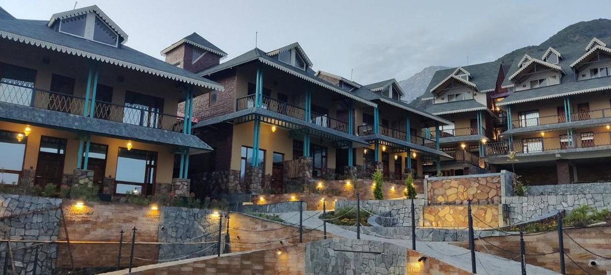Tiaraa Jujurana Resort T Pathyar Екстер'єр фото