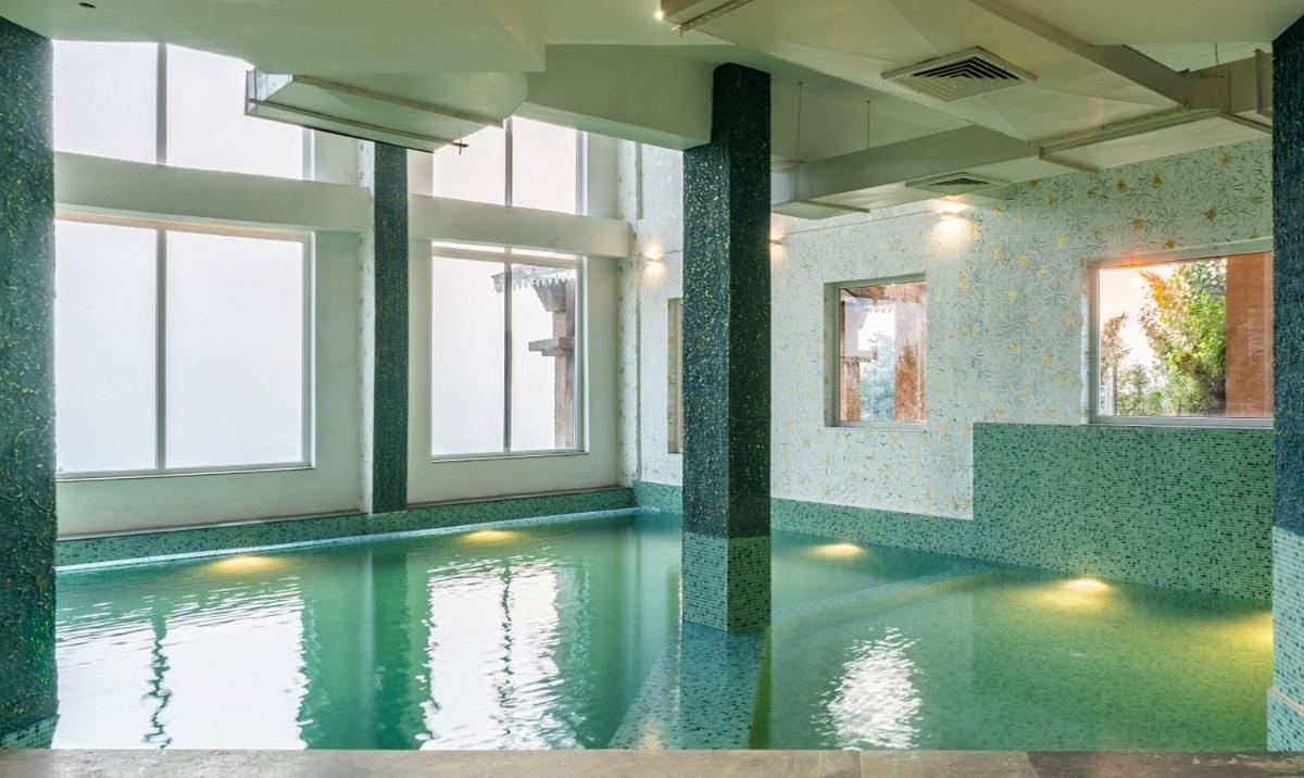 Tiaraa Jujurana Resort T Pathyar Екстер'єр фото